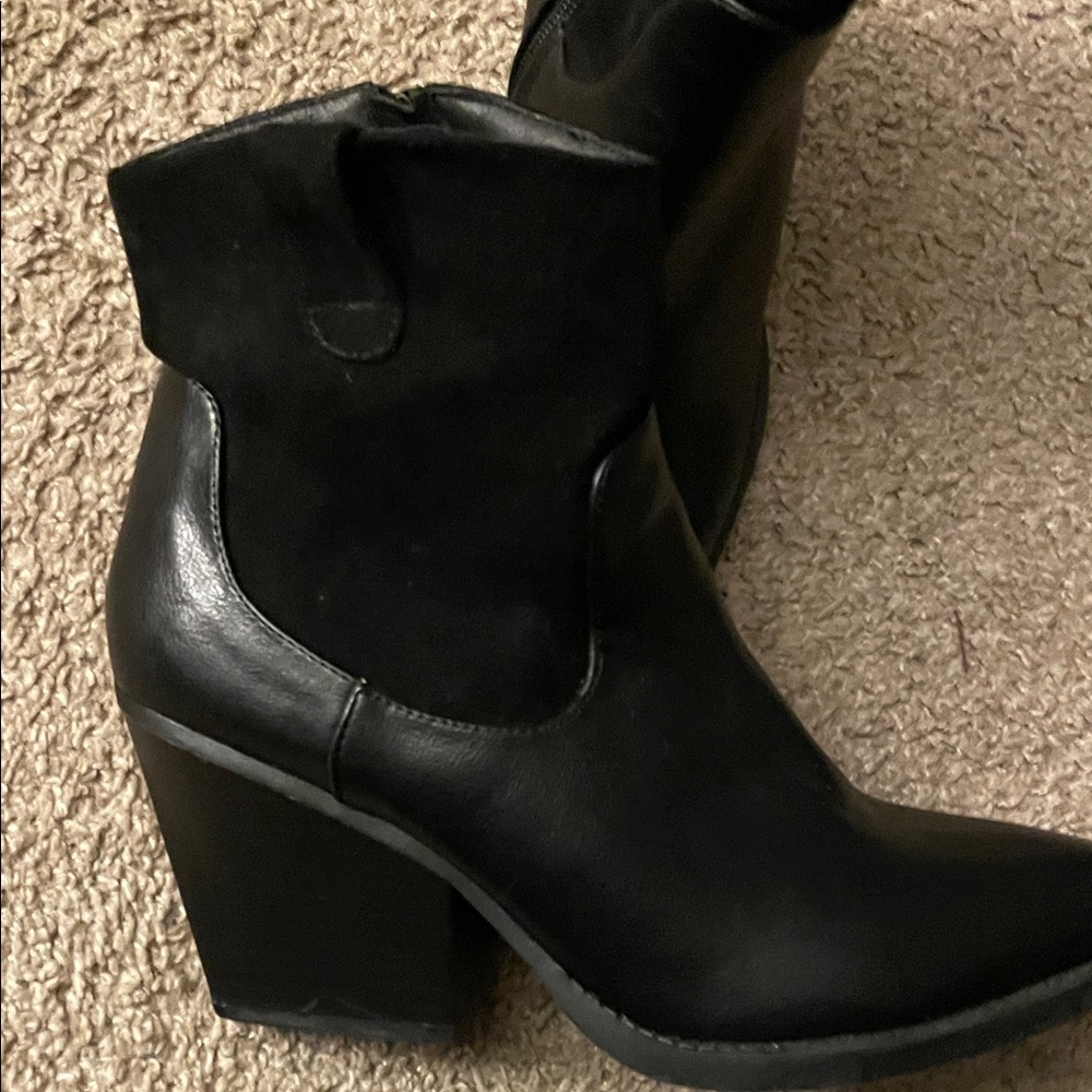 Rouge Helium Black Heeled Boots
